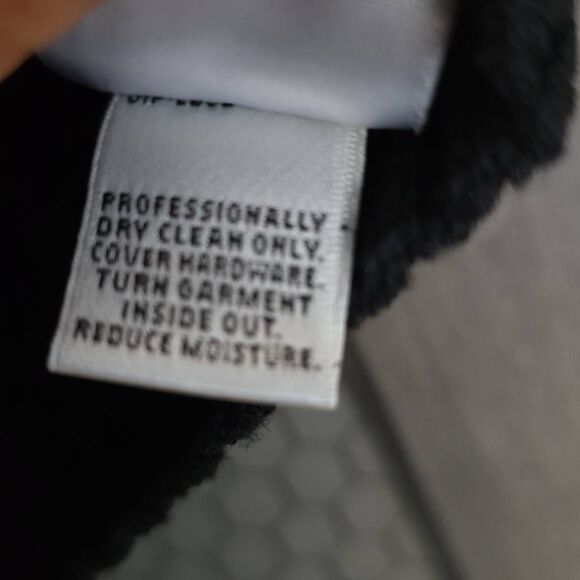 St. John Sport By Marie Gray Black Knit Sleeveless Top. Beaded Around the Neck a - Picture 7 of 10